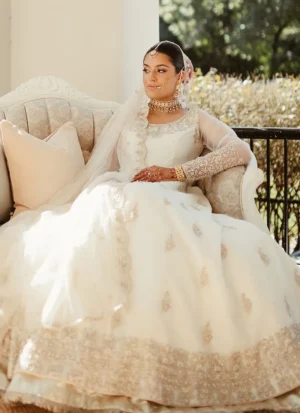 white-bridal-pakistani-dress